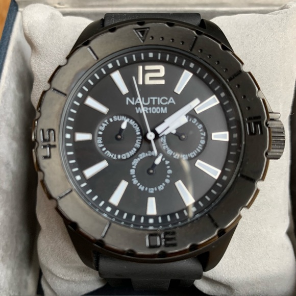 Men’s Nautica Black water resistant watch - Picture 3 of 6